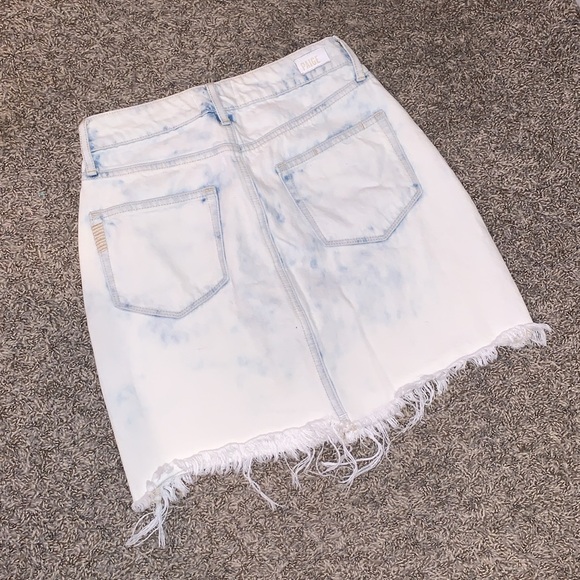 PAIGE Jean Skirt, Distressed Acid Washed Light Wash Denim, Raw Hem, Size 25 - Picture 2 of 15